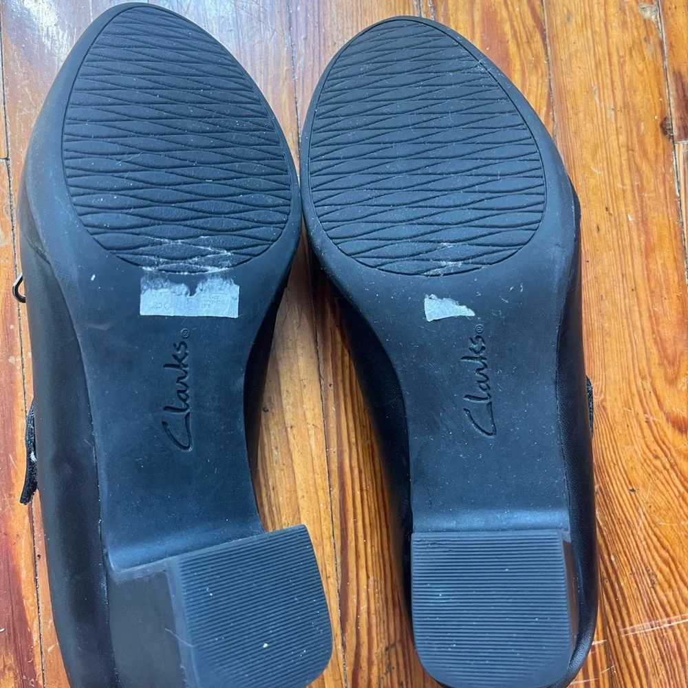 Clarks Women's Black Mary Jane Shoes - Picture 7 of 9